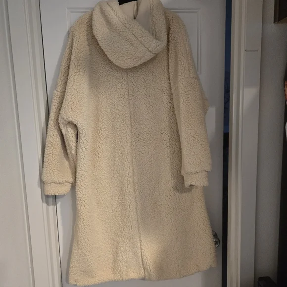 Free People Cozy Cream Sherpa Long Hooded Coat W/ Army Green 2way Zipper. Size S - Picture 9 of 9